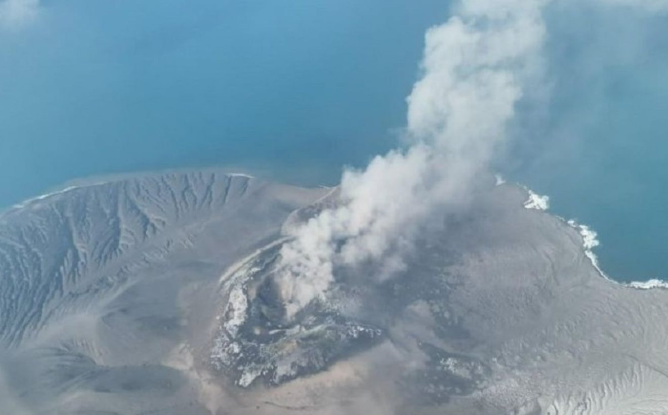 BNPB Siapkan OMC untuk Luruhkan Abu Anak Krakatau, Pesawat Sudah Siaga di Pondok Cabe