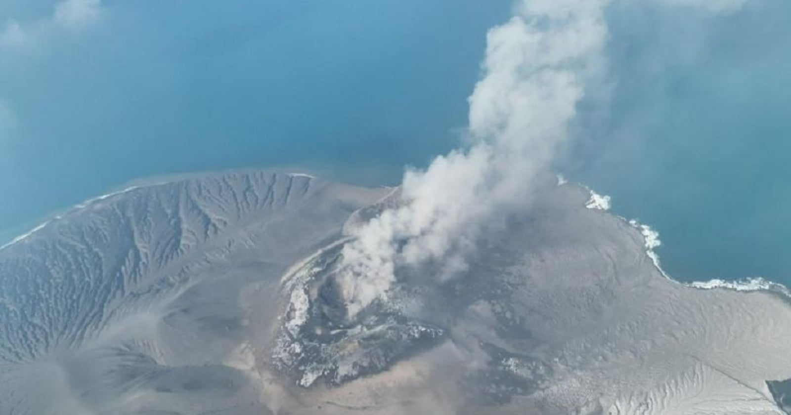 BNPB Siapkan OMC untuk Luruhkan Abu Anak Krakatau, Pesawat Sudah Siaga di Pondok Cabe