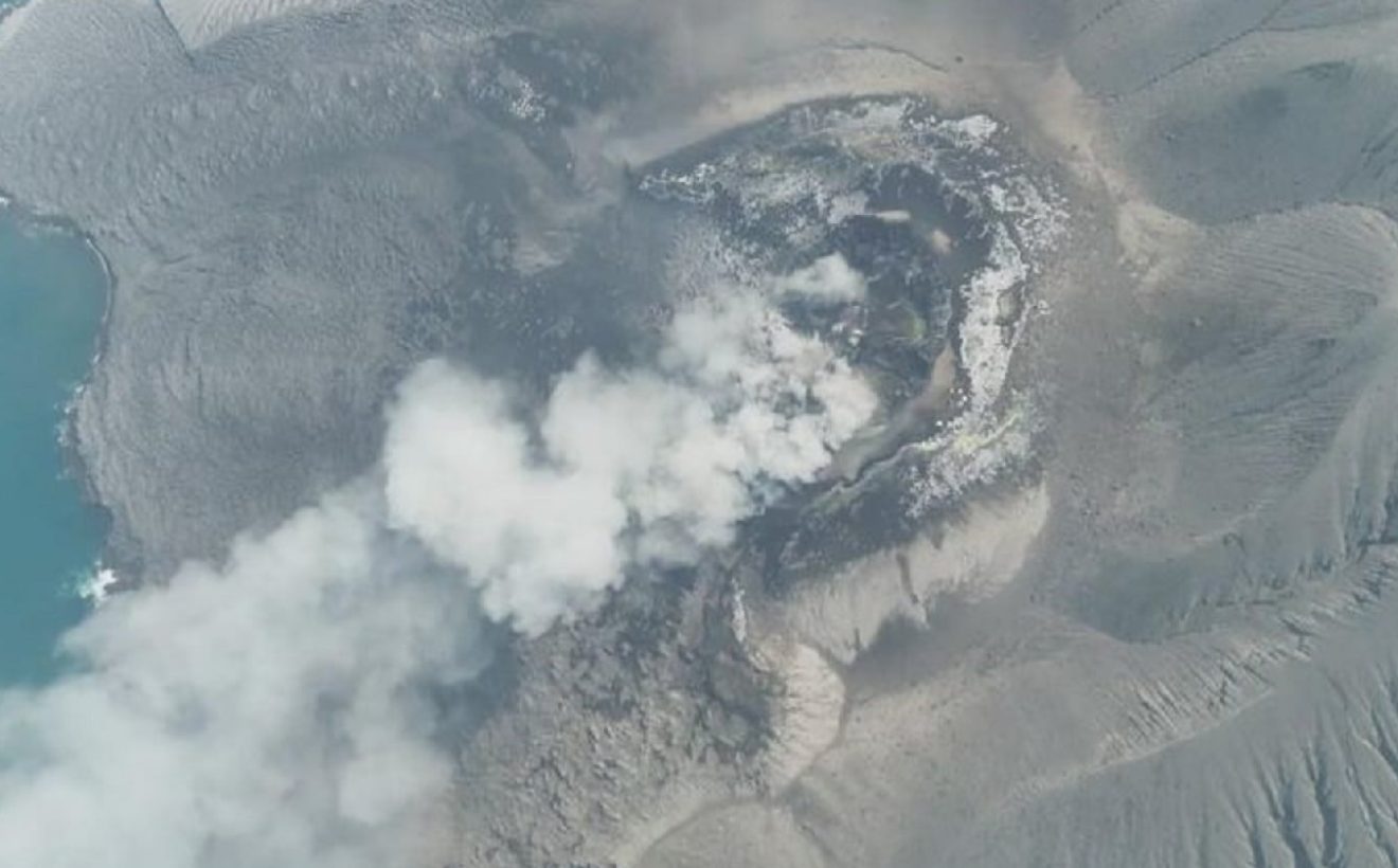 2 Negara Tetangga RI Keluarkan Peringatan Pasca Gunung Anak Krakatau Meletus