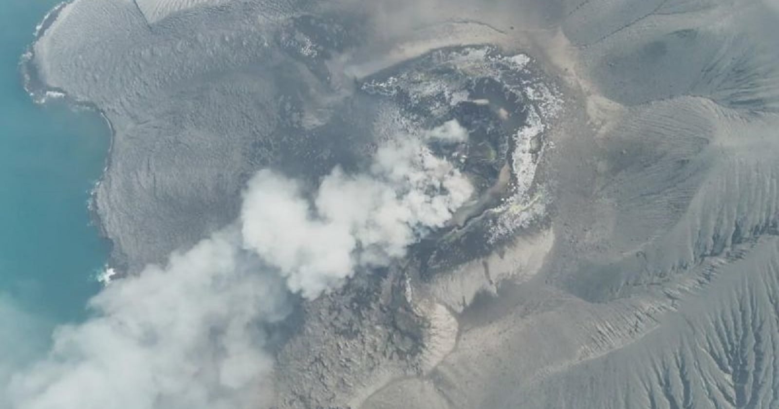 2 Negara Tetangga RI Keluarkan Peringatan Pasca Gunung Anak Krakatau Meletus