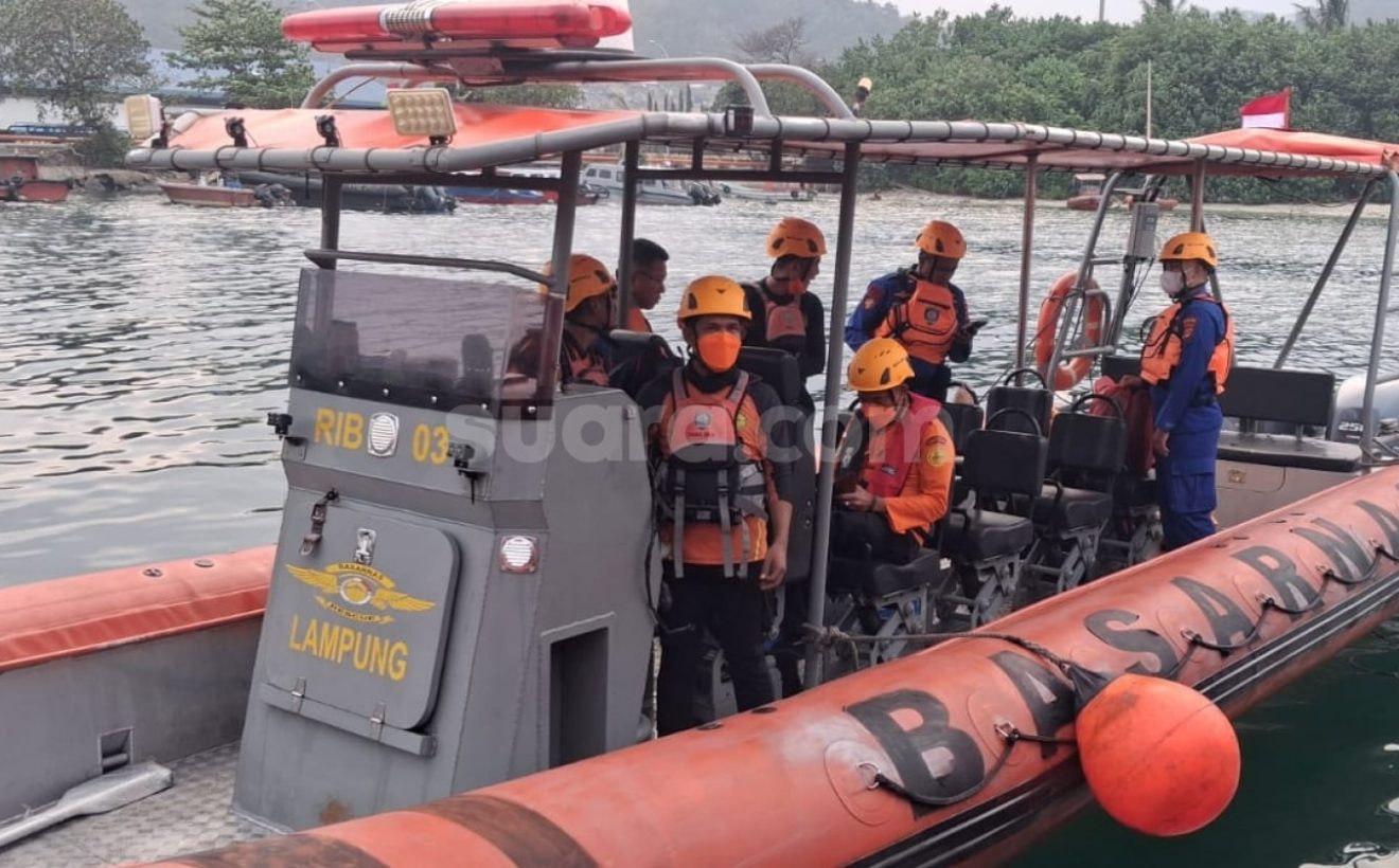 8 Orang Hilang di Selat Sunda, Termasuk 5 Jurnalis: Basarnas Lampung Kerahkan 2 Unit RIB