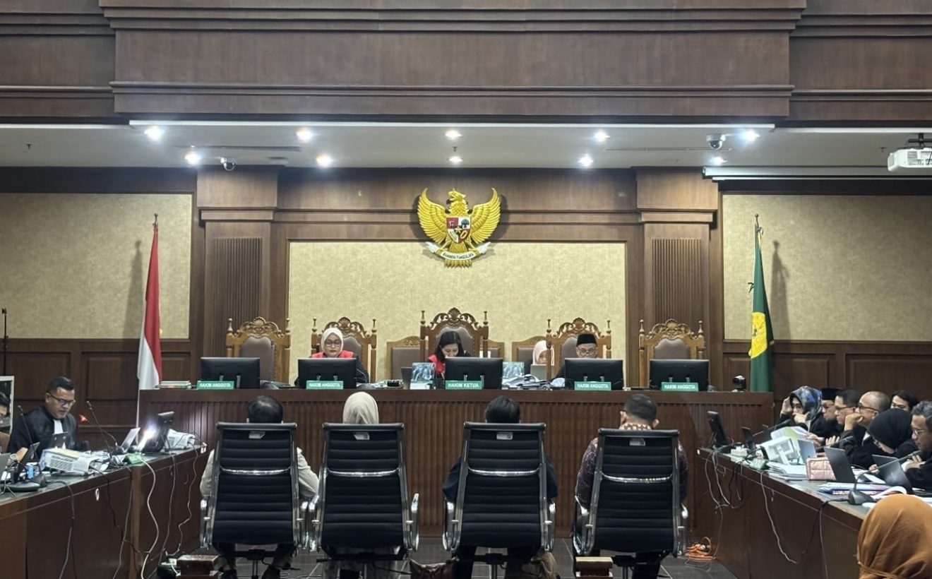 KPK Cecar Eks Honorer Kemenag soal Mobil Mewah hingga Gelang Berlian